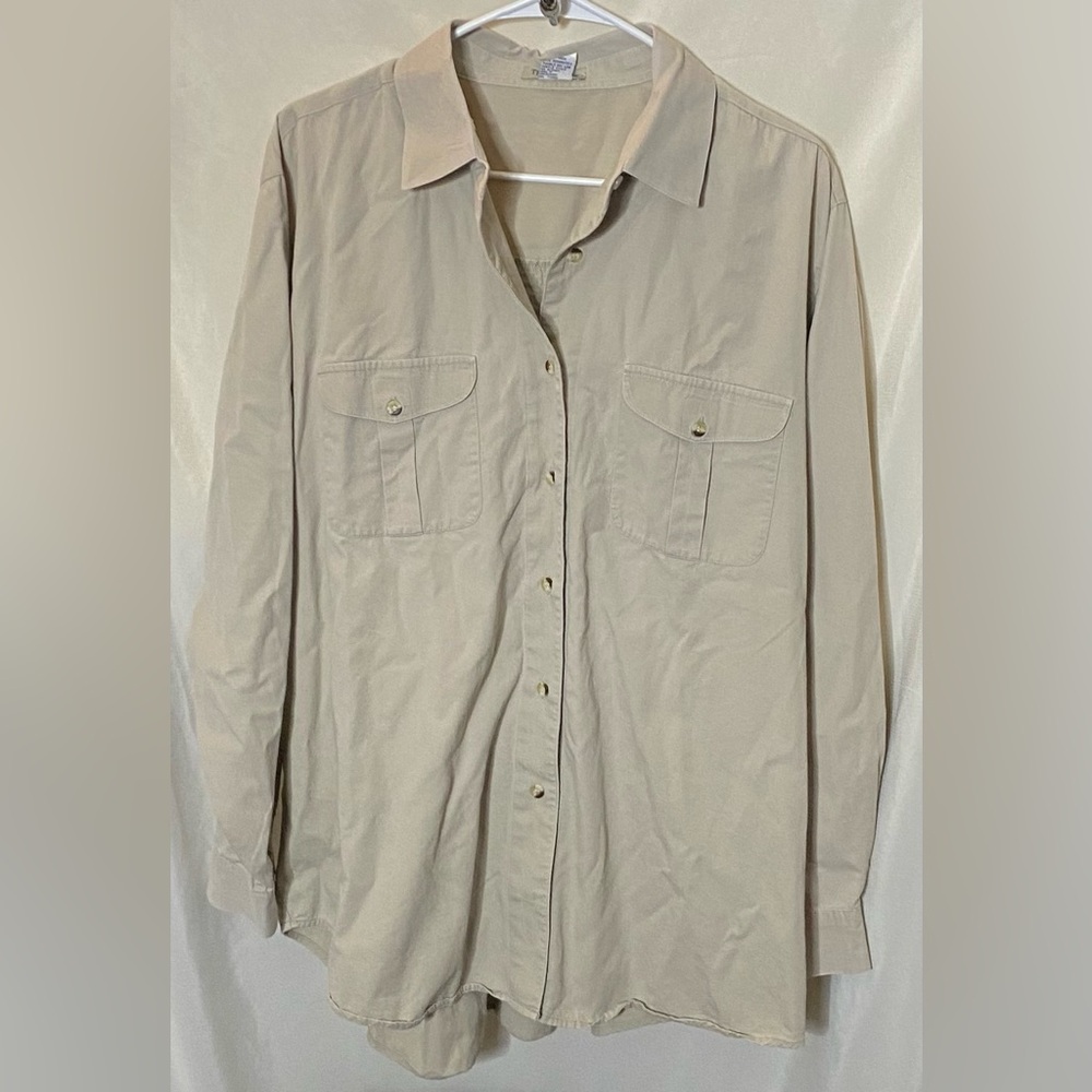 The Avenue Vintage Plus Size Tan Cotton Button Down Shirt/Shacket-Front Pockets